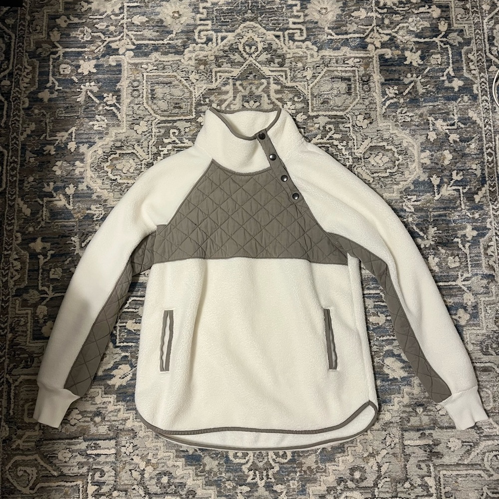 White and Gray Quilted Pullover